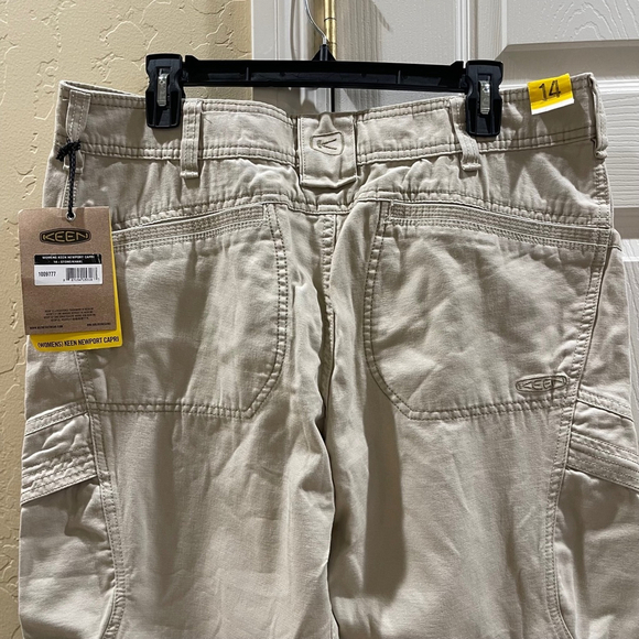 Keen women’s plus size.Newport Capri Size 14 Beige Cargo Pants new with tags - Picture 4 of 11
